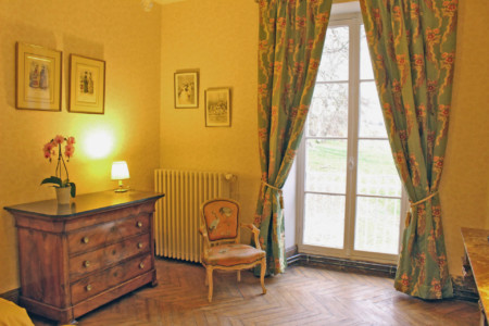 Chambre d'hôtes au château de Berthenonville avec vue sur le parc Chambre d'hôtes au château de Berthenonville